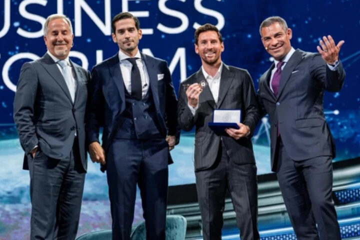 Лионель Месси получает ключ от Майами от мэра Фрэнсиса Суареса