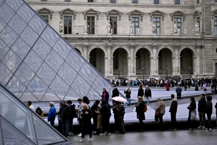 Лувр установит 100 наружных камер для повышения безопасности после ограбления