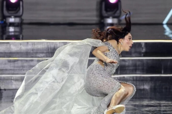 Мария Желяскова из Украины стала Вице-Мисс Earth 2025, несмотря на падение на сцене