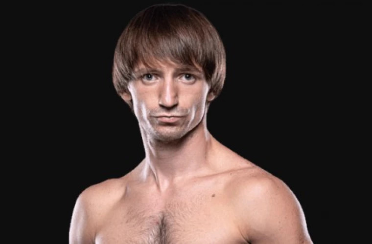 Молдавский боец Валерий Струнгарь нокаутировал тайского соперника на турнире в Бангкоке