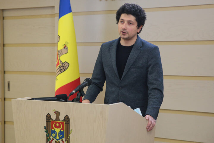 Молдова рассматривает варианты обеспечения поставок авиационного топлива в Кишиневский аэропорт после санкций против «Лукойла»