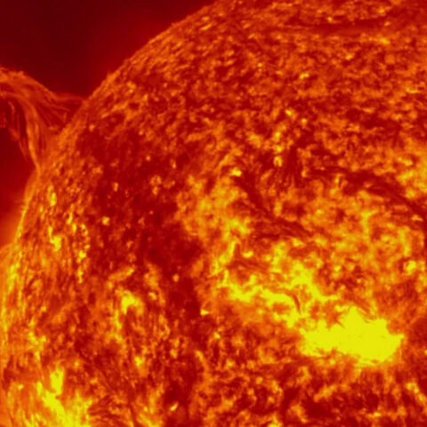 На Солнце зарегистрирована мощная солнечная вспышка класса M3.5 4 ноября