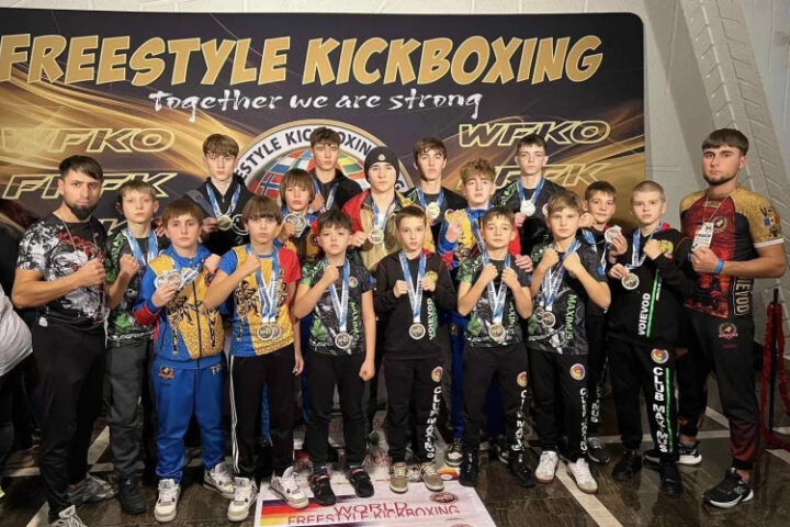 Национальная федерация борьбы Voievod завоевала 31 медаль на чемпионате мира по кикбоксингу в Румынии