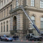 Одна из подозреваемых в ограблении Лувра освобождена под судебный надзор