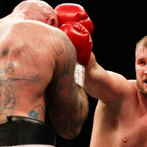 Отто Валлин нокаутировал Криса Томаса во втором раунде и вызвал троих супертяжей