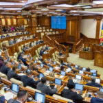 Парламент Молдовы одобрил корректировку бюджета на 2025 год и компенсации за электроэнергию