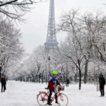 Первый снег преобразил Париж в зимнюю сказку 22 ноября