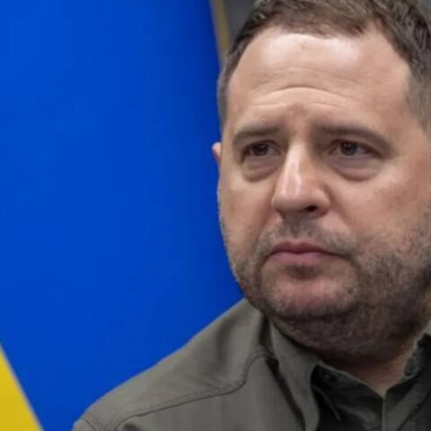 Песков: отставка Ермака усугубила политический кризис в Украине