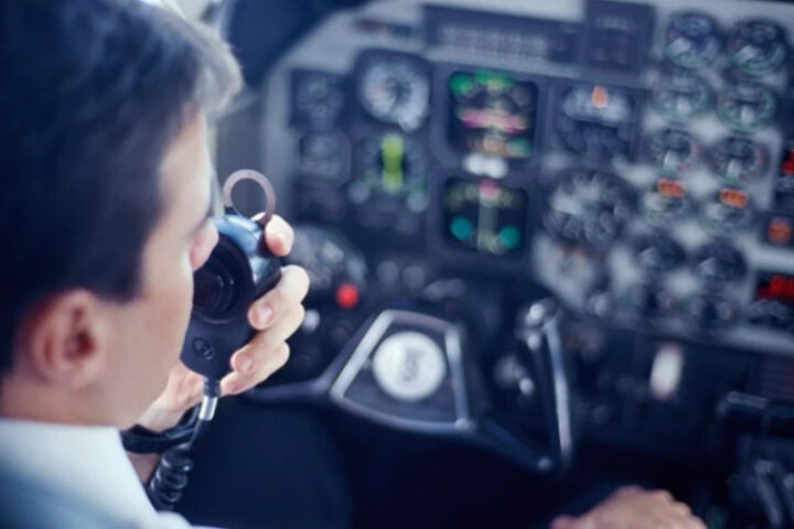 Пилот без лицензии управлял самолетами в Европе с поддельными документами