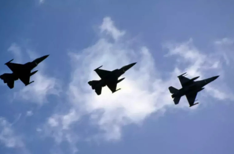 Польша привела в готовность авиацию из-за российской атаки на Украину