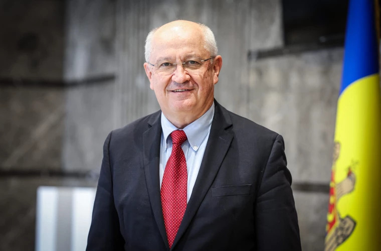 Премьер-министр Мунтяну совершает свой первый визит по стране с передачей новых автобусов в Унгенах