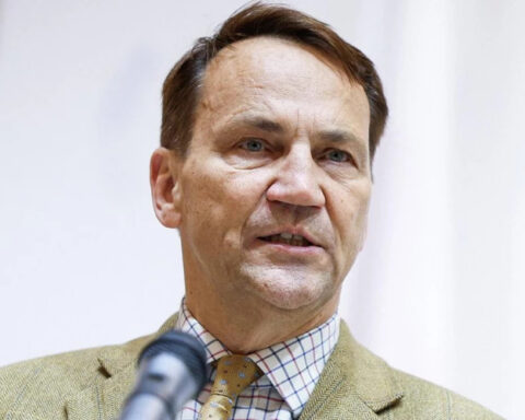 Сикорский: без борьбы с коррупцией Украина не сможет стать членом ЕС