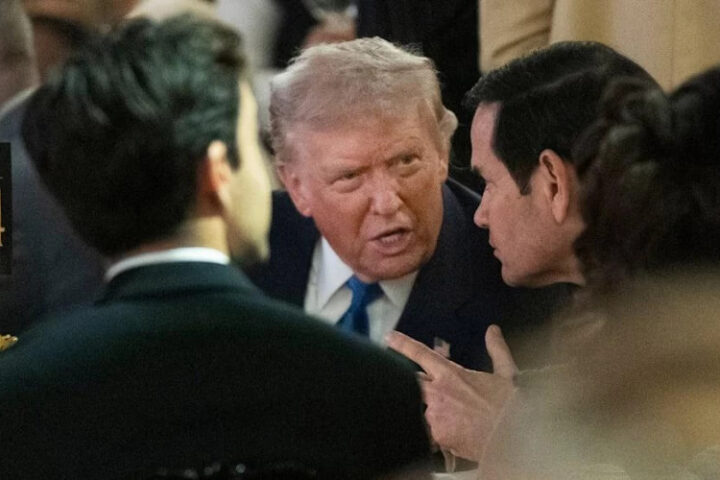 Трамп опроверг планы о военных ударах по Венесуэле на фоне обвинений в фейках