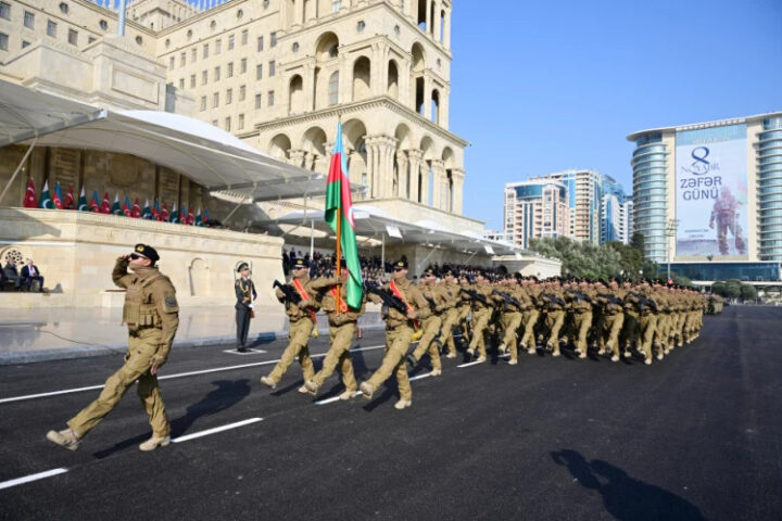 В Баку прошёл военный парад в честь пятой годовщины победы в Отечественной войне
