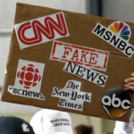 В Белом доме запущен виртуальный "зал позора" для СМИ, распространителей фейков