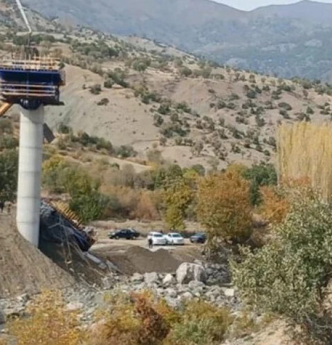 В Диярбакыре обрушился строящийся мост: три погибших и двое раненых