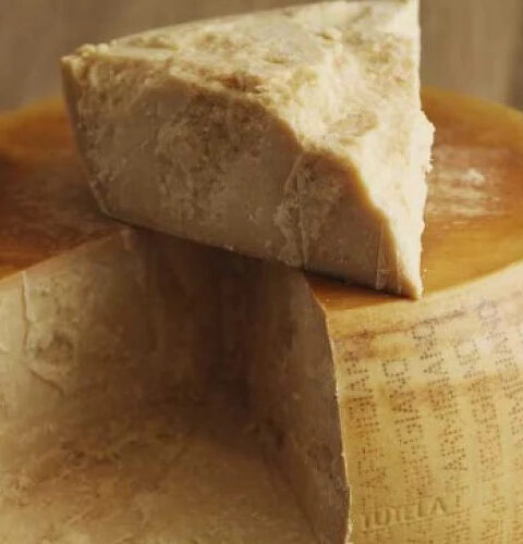 В Италии ограбили склад, похитив пармезан на сумму свыше 100 тысяч евро