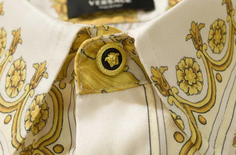 В Италии раскрыта банда, пять лет воровавшая одежду Versace со склада