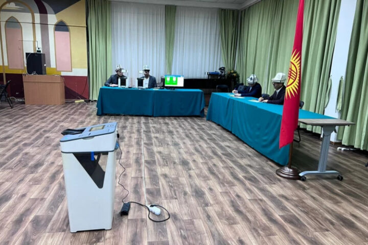 В Кыргызстане начались досрочные парламентские выборы в Жогорку Кенеш