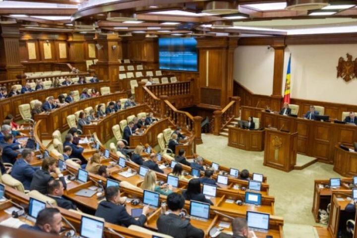 В парламентской фракции PAS назначены восемь новых депутатов после отставок коллег