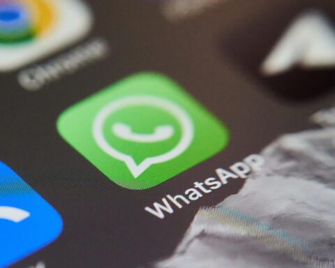 В регионах Сибири и Урала массово перестал работать WhatsApp