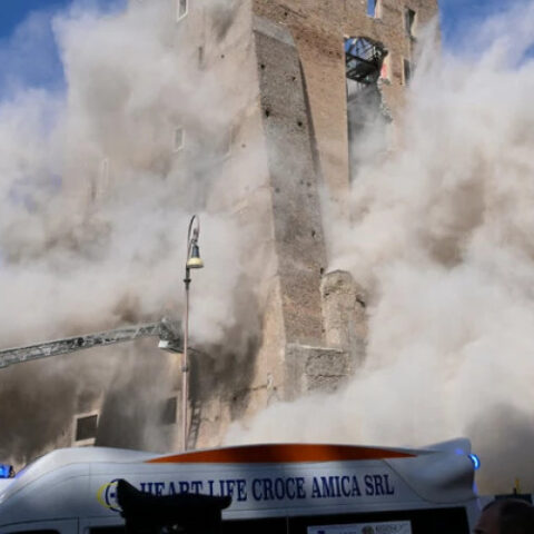 В Риме начато расследование по делу о гибели рабочего при обвале средневековой башни