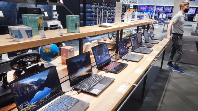 В России предлагают ввести новый налог на покупку смартфонов и ноутбуков