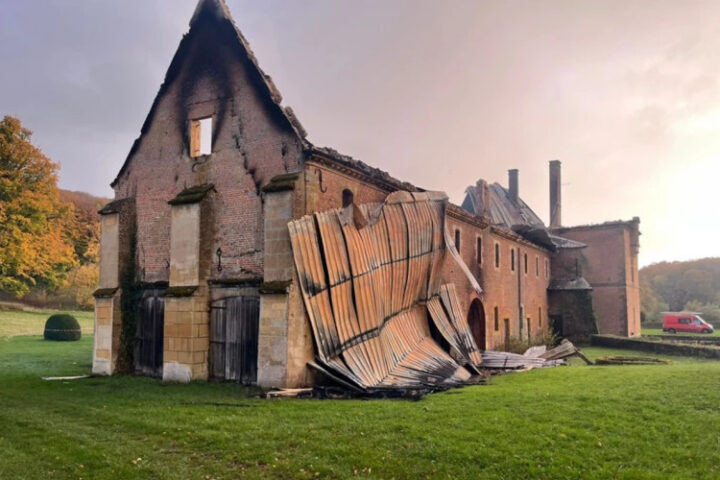 В северо-восточной Франции сгорел один из старейших монастырей картезианцев