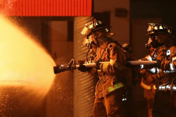 В Стамбуле произошёл пожар в 27-этажном отеле, пострадали туристы