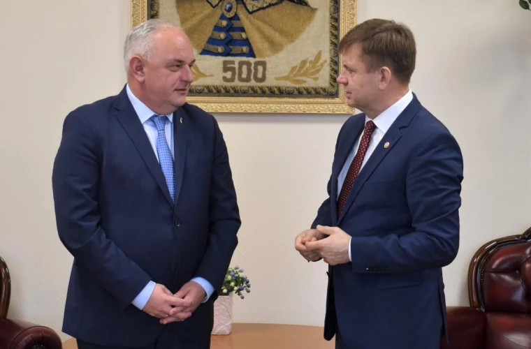 Валерий Киверь встретился с послом Украины Пауном Роговеем в Кишинёве