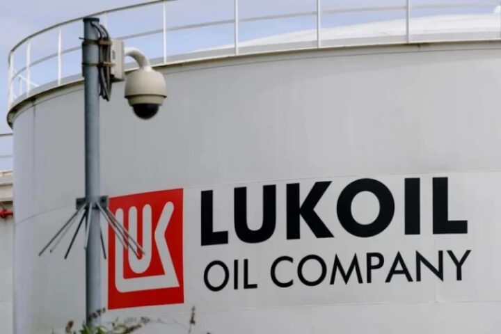 Великобритания отложила введение санкций против "Лукойла" до февраля 2026 года