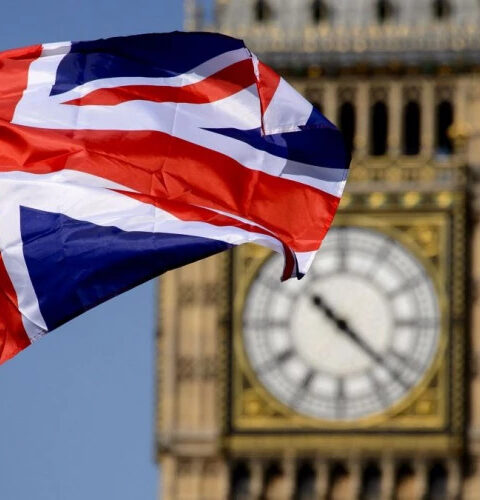 Великобритания вводит ограничения для беженцев: отмена социальных пособий и сокращение сроков пребывания