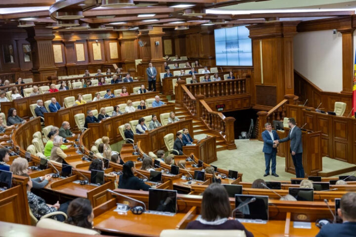 Виктор Агрич назначен новым генеральным секретарем парламента Молдовы