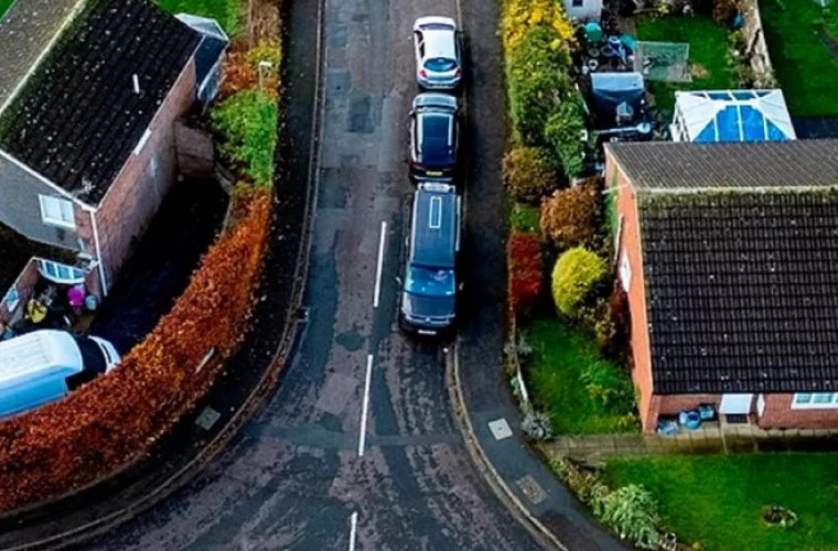 Жители графства Оксфордшир в Великобритании узнали о капитальном ремонте дороги через 103 года