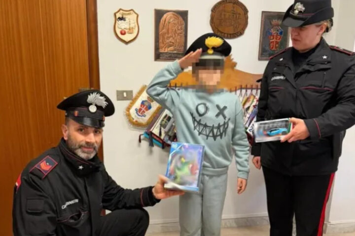 11-летний мальчик из Муньяно-ди-Наполи продает книги ради подарка для сестры