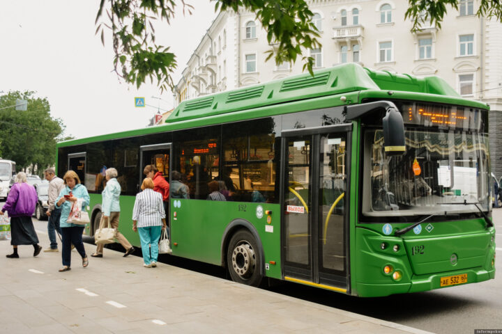 Тарифы на проезд в российских городах растут быстрее инфляции и снижают доступность транспорта