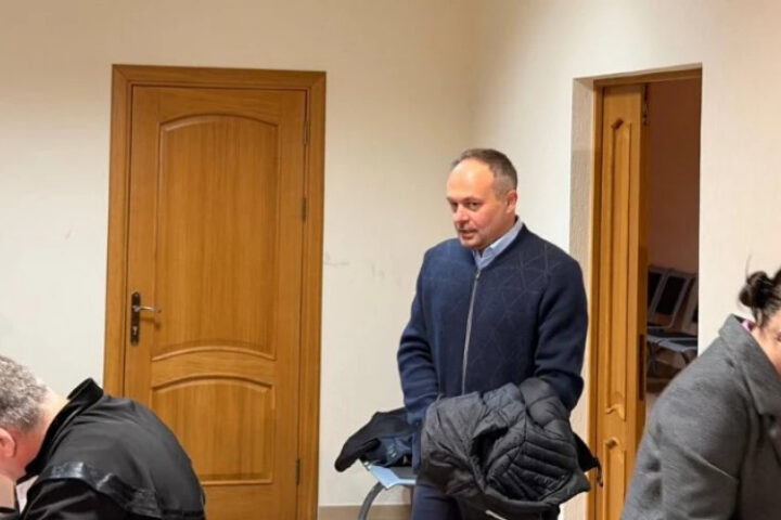 Андриан Канду выступает в суде как свидетель по делу о банковском мошенничестве