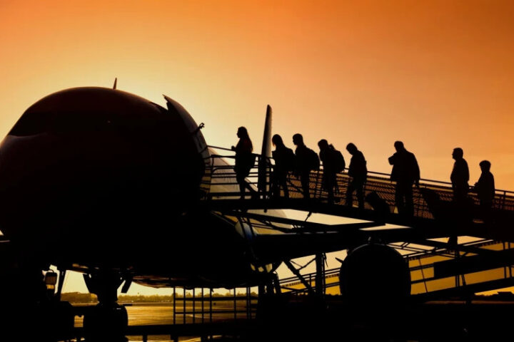 Авиапассажиры вдыхают ультратонкие частицы в концентрациях выше норм ВОЗ, утверждают исследователи