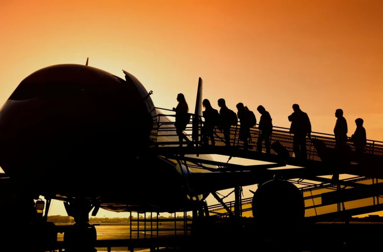 Авиапассажиры вдыхают ультратонкие частицы в концентрациях выше норм ВОЗ, утверждают исследователи