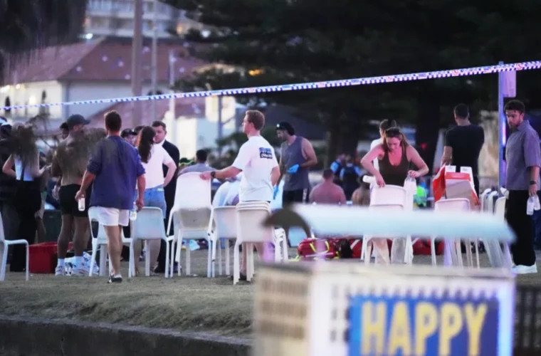 Австралия объявила национальный траур после стрельбы в Сиднее, унесшей жизни 15 человек