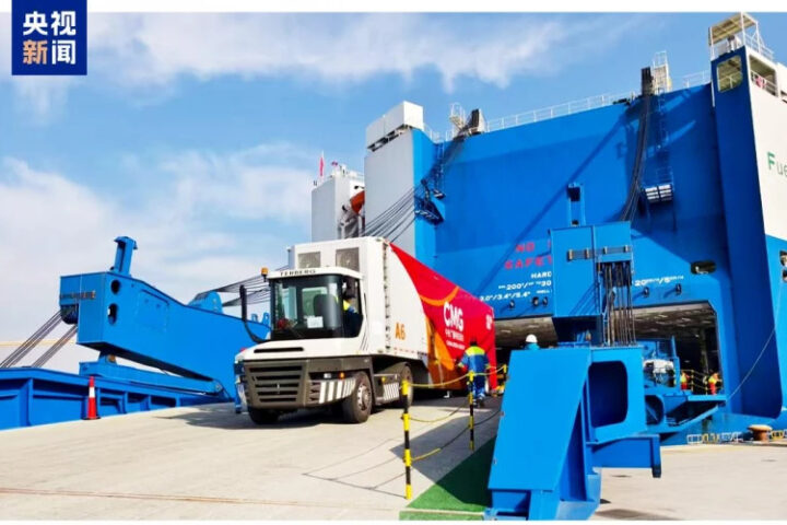 Автомобили медиакорпорации Китая отправились в Италию для трансляций Олимпиады