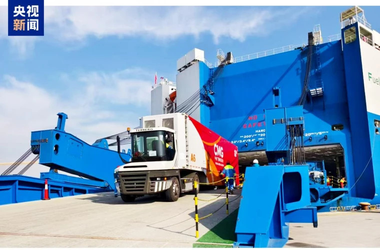 Автомобили медиакорпорации Китая отправились в Италию для трансляций Олимпиады