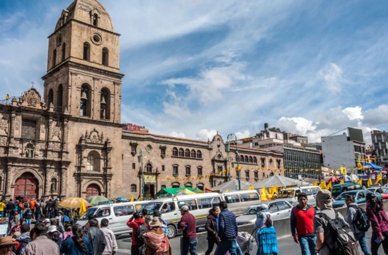 Боливия отменяет визы для туристов из США, Израиля, Южной Кореи и других стран