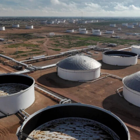 Цены на нефть продолжают расти на фоне роста экономики США и рисков из Венесуэлы