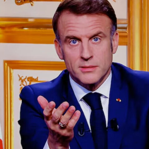 Депутат Европарламента: Макрон ведет Францию к банкротству из-за долгов