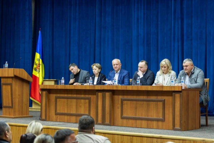 Додон требует от Санду немедленного созыва Высшего совета безопасности Молдовы