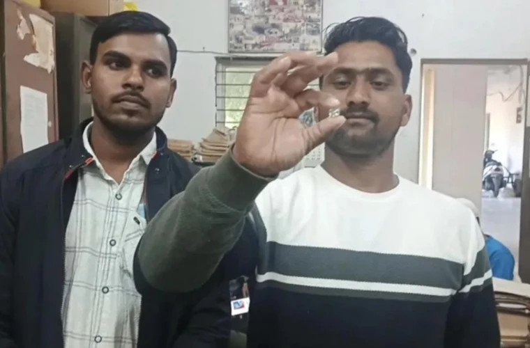 Два друга из Индии нашли редкий алмаз стоимостью свыше 50 000 долларов