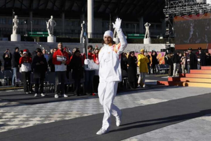 Эстафета олимпийского огня Зимних Олимпийских игр 2026 года началась в Риме