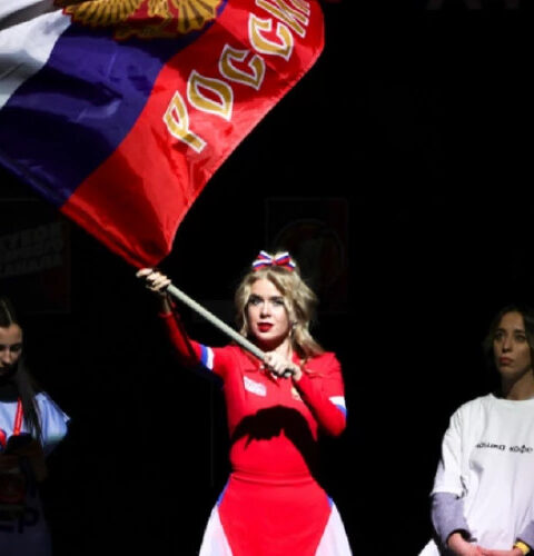 FIDE разрешила командам из России и Беларуси участие в турнирах, обсуждение символов для взрослых продолжается