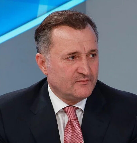 Французский суд заочно приговорил экс-премьера Влада Филата к двум годам тюрьмы за отмывание денег